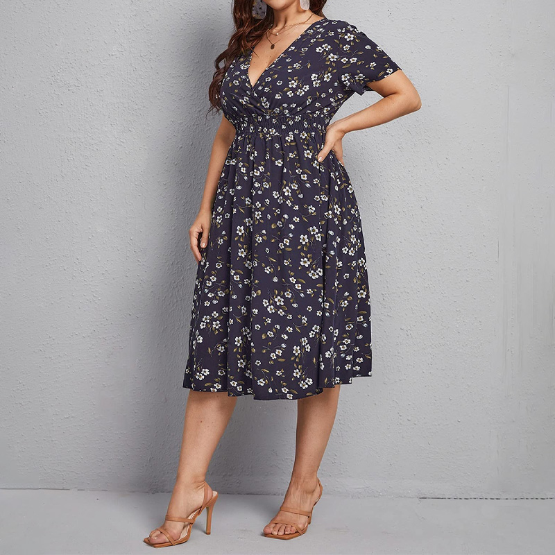 プラスサイズのレディースドレス、フラワープリントウエストAラ - Romper Floral Print のレビューと価格